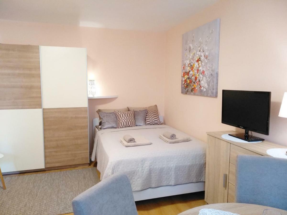 Sunray Studio Apartment Zagreb Extérieur photo