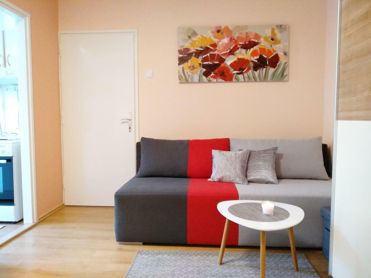 Sunray Studio Apartment Zagreb Extérieur photo