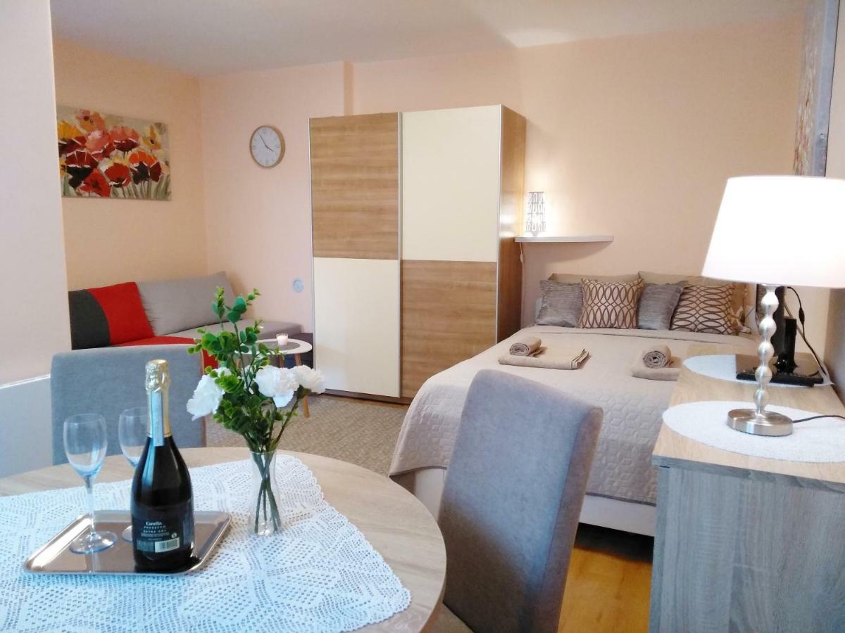 Sunray Studio Apartment Zagreb Extérieur photo